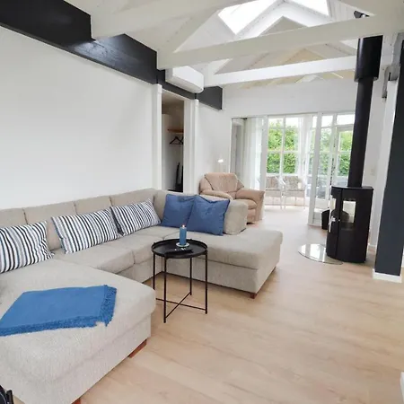 Four-bedroom Holiday In Karrebaksminde